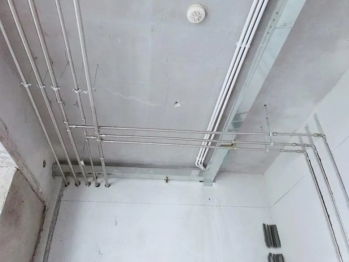 薄壁不锈钢水管安装.jpg
